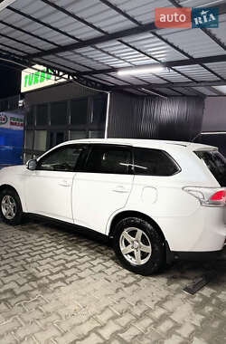 Внедорожник / Кроссовер Mitsubishi Outlander 2012 в Каменец-Подольском