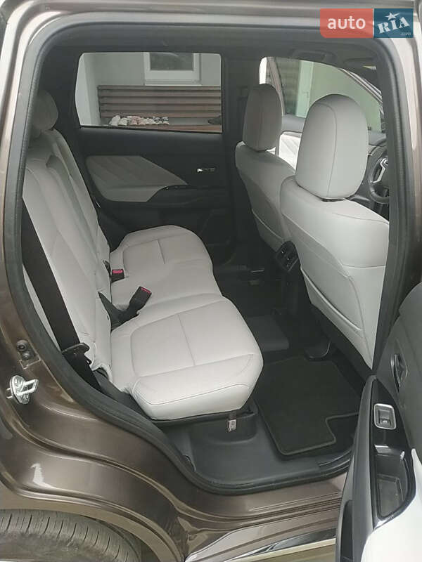 Внедорожник / Кроссовер Mitsubishi Outlander 2019 в Полтаве