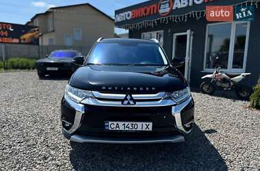 Внедорожник / Кроссовер Mitsubishi Outlander 2016 в Харькове