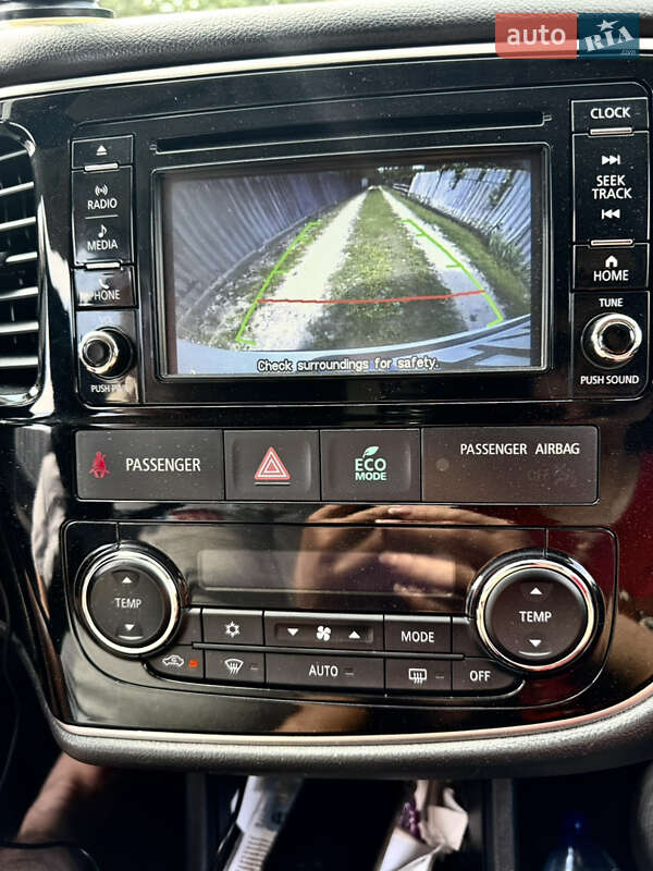 Позашляховик / Кросовер Mitsubishi Outlander 2016 в Харкові