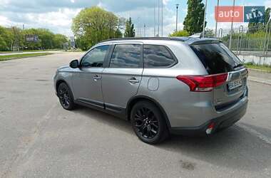 Внедорожник / Кроссовер Mitsubishi Outlander 2018 в 