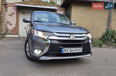 Позашляховик / Кросовер Mitsubishi Outlander 2016 в Харкові
