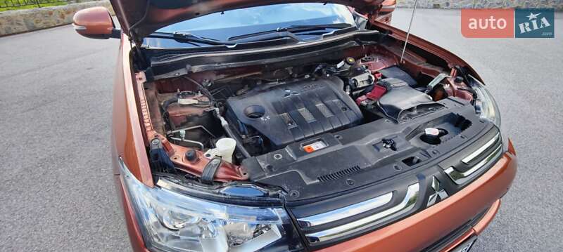 Позашляховик / Кросовер Mitsubishi Outlander 2013 в Погребище
