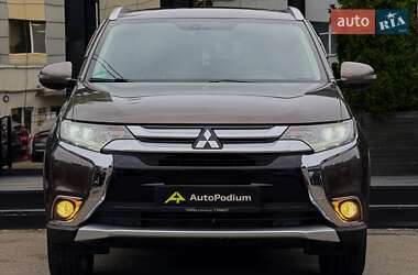 Позашляховик / Кросовер Mitsubishi Outlander 2015 в 
