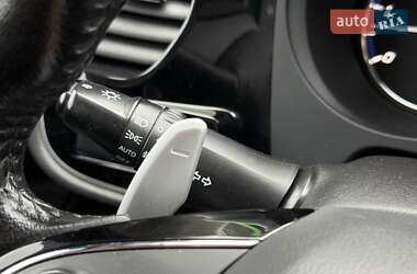 Позашляховик / Кросовер Mitsubishi Outlander 2015 в 