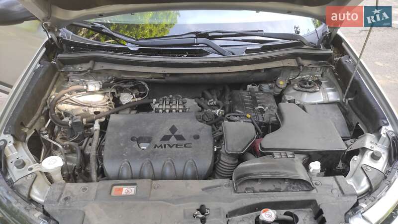 Внедорожник / Кроссовер Mitsubishi Outlander 2019 в Черкассах