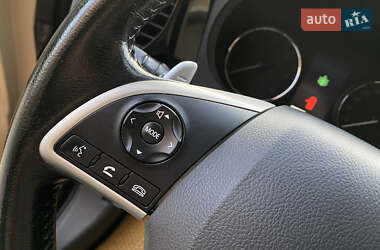 Позашляховик / Кросовер Mitsubishi Outlander 2013 в 