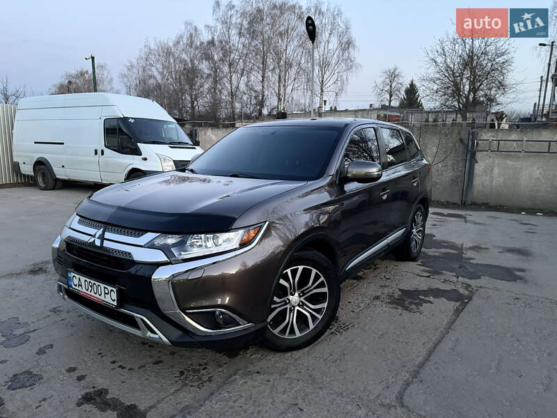 Внедорожник / Кроссовер Mitsubishi Outlander 2019 в Монастырище
