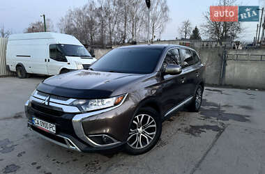 Внедорожник / Кроссовер Mitsubishi Outlander 2019 в 