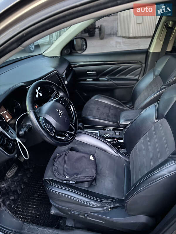 Внедорожник / Кроссовер Mitsubishi Outlander 2019 в Монастырище