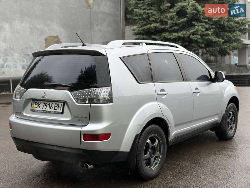 Внедорожник / Кроссовер Mitsubishi Outlander 2007 в Ровно