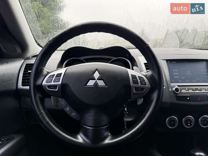 Внедорожник / Кроссовер Mitsubishi Outlander 2007 в Ровно