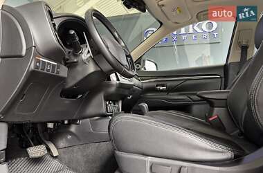 Внедорожник / Кроссовер Mitsubishi Outlander 2018 в 