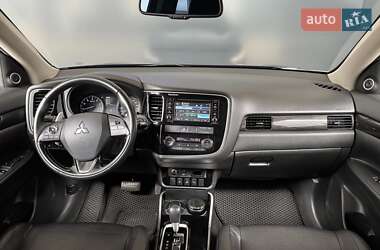 Внедорожник / Кроссовер Mitsubishi Outlander 2018 в 