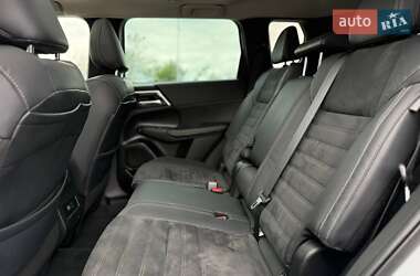 Позашляховик / Кросовер Mitsubishi Outlander 2022 в 