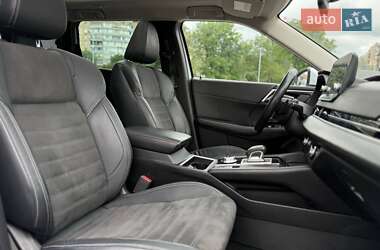 Позашляховик / Кросовер Mitsubishi Outlander 2022 в 