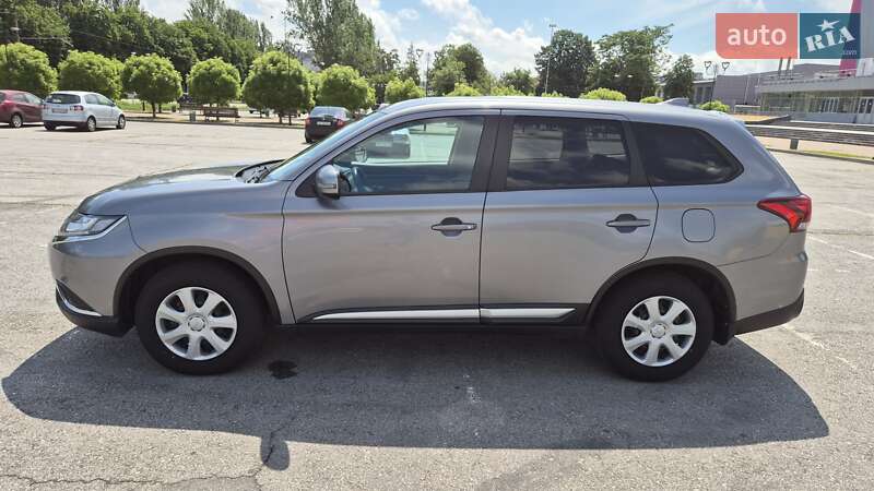 Позашляховик / Кросовер Mitsubishi Outlander 2021 в Запоріжжі