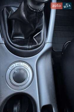 Внедорожник / Кроссовер Mitsubishi Outlander 2012 в 