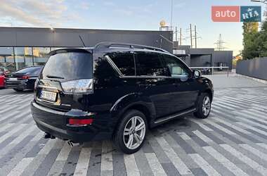 Внедорожник / Кроссовер Mitsubishi Outlander 2012 в 