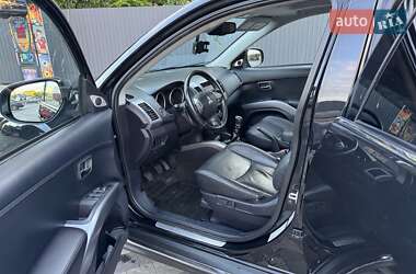Внедорожник / Кроссовер Mitsubishi Outlander 2012 в 