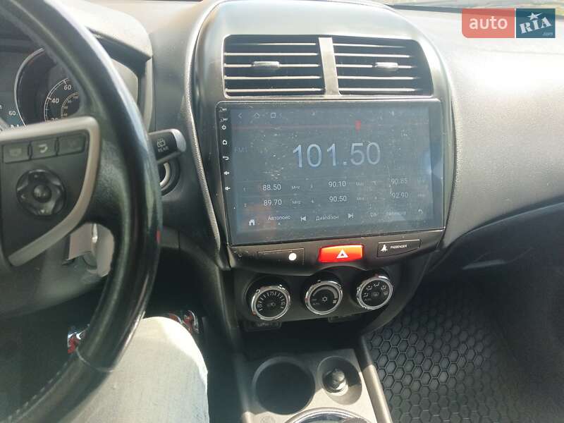 Позашляховик / Кросовер Mitsubishi Outlander 2015 в Дніпрі