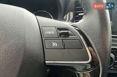 Внедорожник / Кроссовер Mitsubishi Outlander 2018 в 