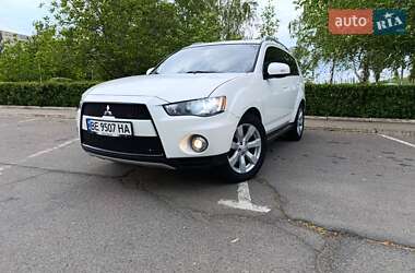 Внедорожник / Кроссовер Mitsubishi Outlander 2010 в 