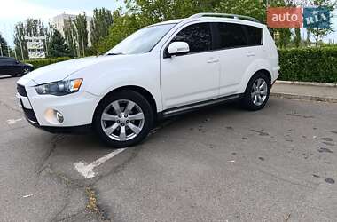 Внедорожник / Кроссовер Mitsubishi Outlander 2010 в 