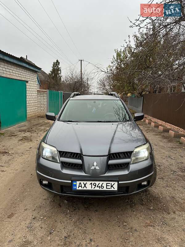 Внедорожник / Кроссовер Mitsubishi Outlander 2006 в Краснокутске