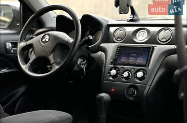 Позашляховик / Кросовер Mitsubishi Outlander 2008 в 