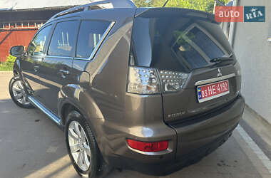 Внедорожник / Кроссовер Mitsubishi Outlander 2011 в Коломые