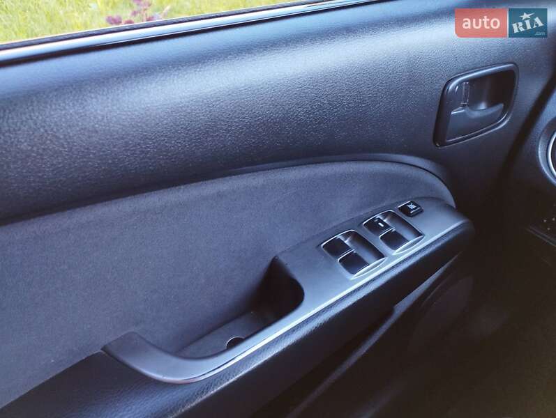 Внедорожник / Кроссовер Mitsubishi Outlander 2008 в Хмельницком