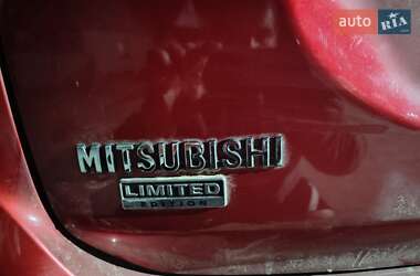 Внедорожник / Кроссовер Mitsubishi Outlander 2017 в 