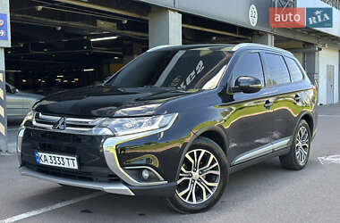 Позашляховик / Кросовер Mitsubishi Outlander 2015 в Києві