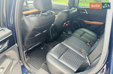 Позашляховик / Кросовер Mitsubishi Outlander 2021 в 