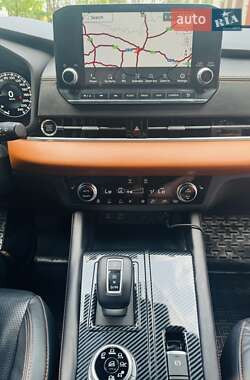 Позашляховик / Кросовер Mitsubishi Outlander 2021 в 