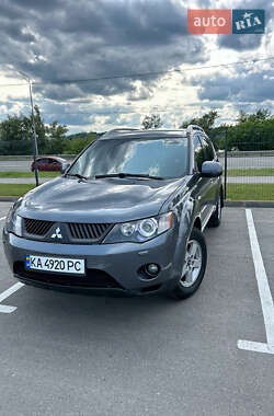Внедорожник / Кроссовер Mitsubishi Outlander 2008 в Киеве