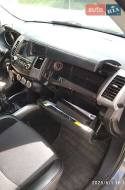 Позашляховик / Кросовер Mitsubishi Outlander 2010 в 