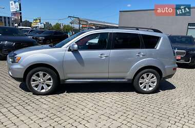 Позашляховик / Кросовер Mitsubishi Outlander 2012 в 