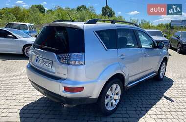 Позашляховик / Кросовер Mitsubishi Outlander 2012 в 