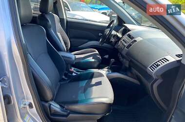 Позашляховик / Кросовер Mitsubishi Outlander 2012 в 