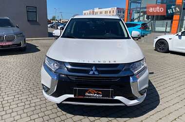 Позашляховик / Кросовер Mitsubishi Outlander 2018 в Львові