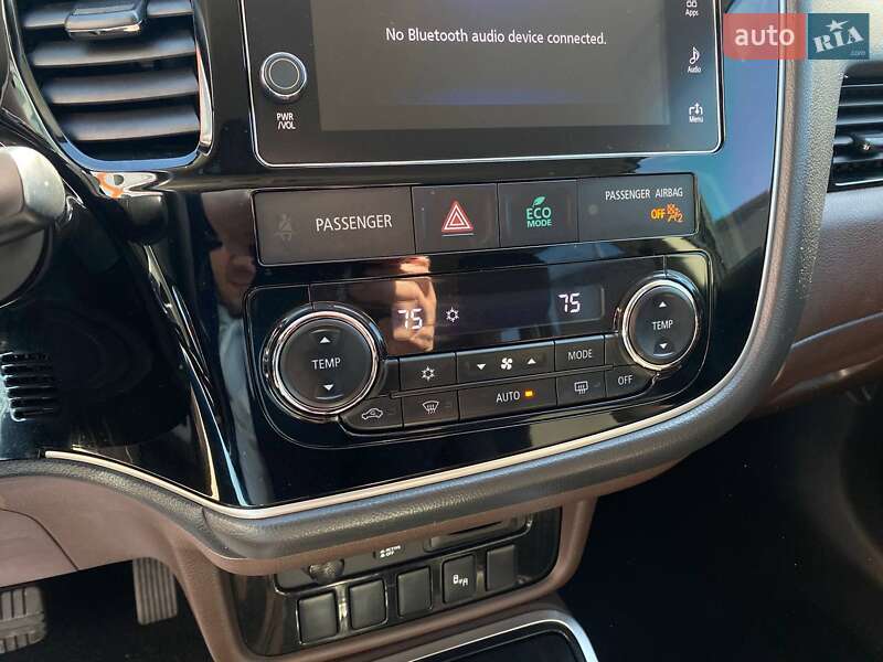 Внедорожник / Кроссовер Mitsubishi Outlander 2018 в Львове