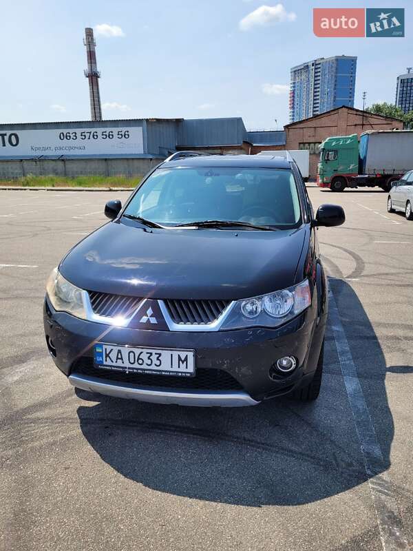 Позашляховик / Кросовер Mitsubishi Outlander 2009 в Києві