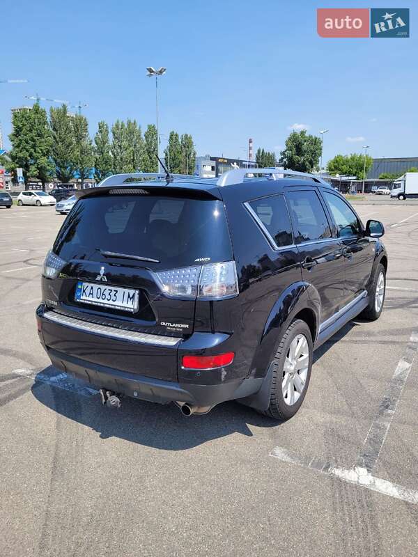 Позашляховик / Кросовер Mitsubishi Outlander 2009 в Києві