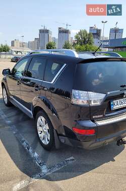 Внедорожник / Кроссовер Mitsubishi Outlander 2009 в 