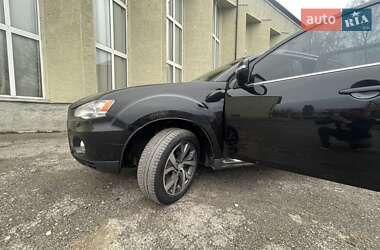 Внедорожник / Кроссовер Mitsubishi Outlander 2010 в 
