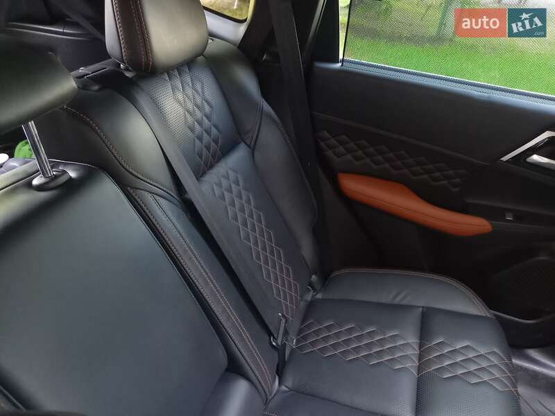 Позашляховик / Кросовер Mitsubishi Outlander 2022 в Черкасах