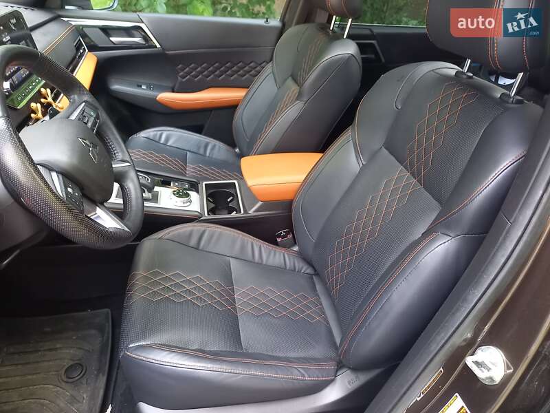 Позашляховик / Кросовер Mitsubishi Outlander 2022 в Черкасах