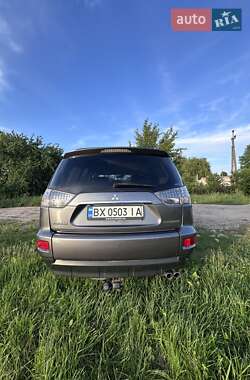Внедорожник / Кроссовер Mitsubishi Outlander 2012 в 